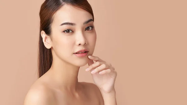 How Hydration Improves Skin Elasticity Naturally