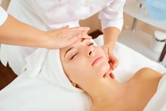 How Professional Care Improves Skin Appearance